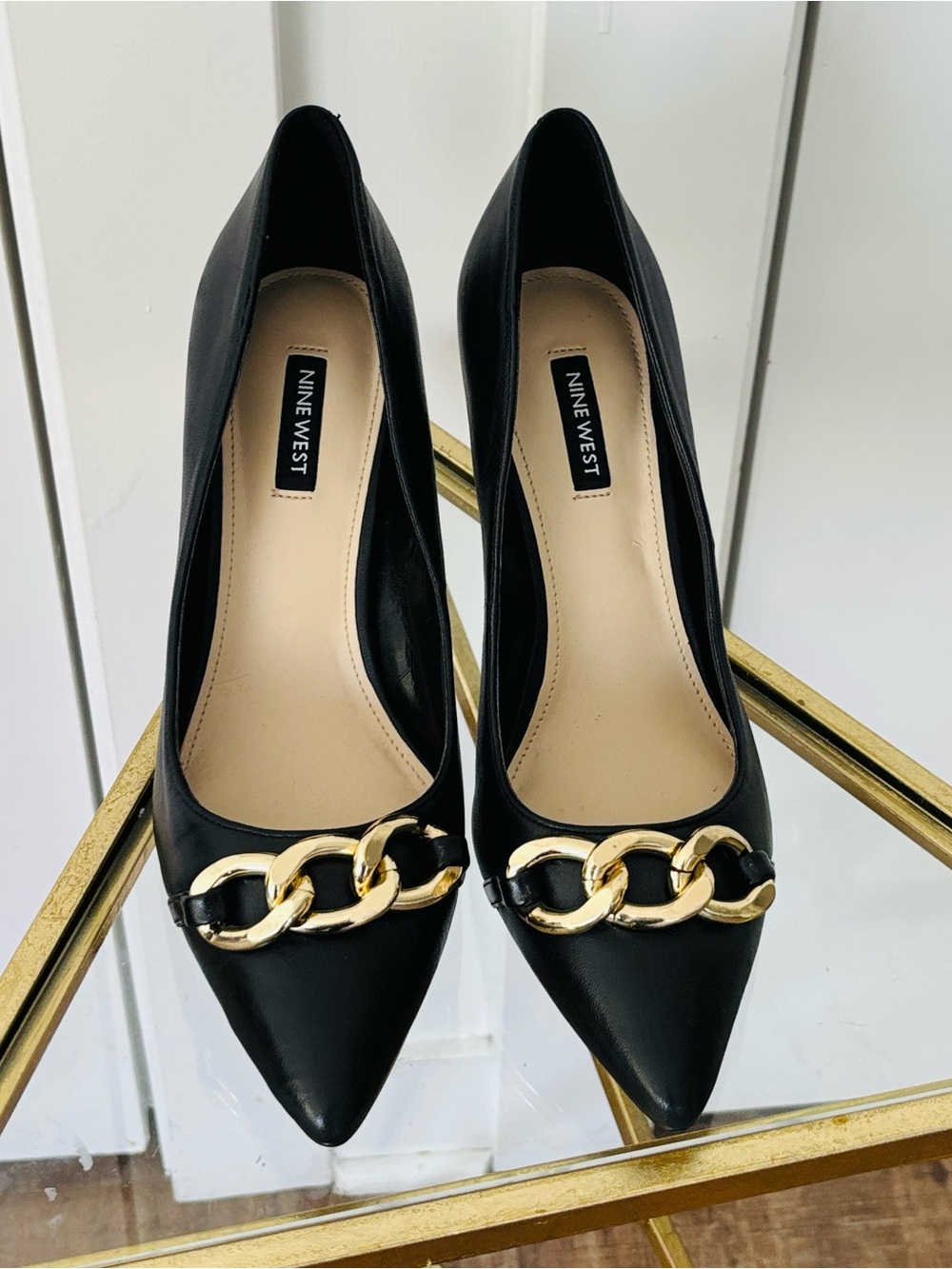 Nine West Black Leather 'Ezzie' pumps size 9.5